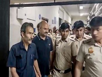 स्वाति मालीवाल से मारपीट के आरोपी बिभव कुमार ने किया दिल्ली हाईकोर्ट का रुख, गिरफ्तारी को बताया 'अवैध'